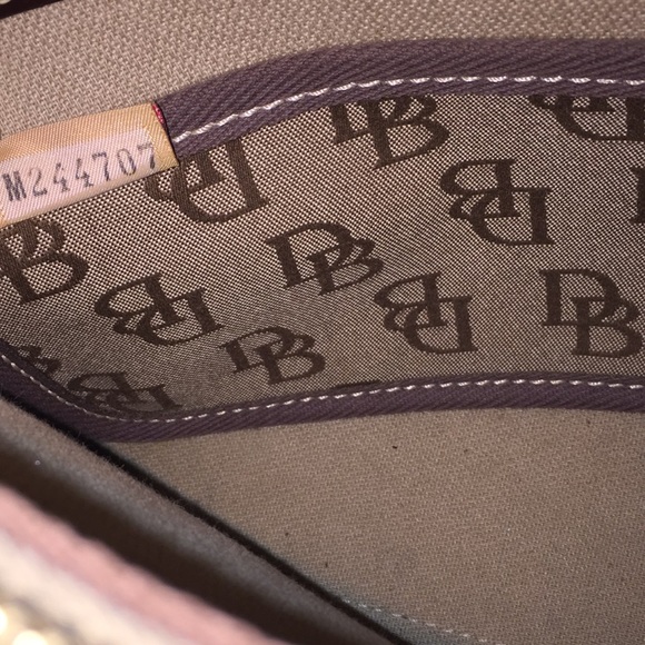 Dooney & Bourke 👜 - Picture 3 of 4